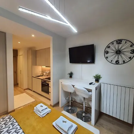 Waterfront - Na Vodi *