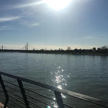 Apartment Waterfront - Na Vodi *